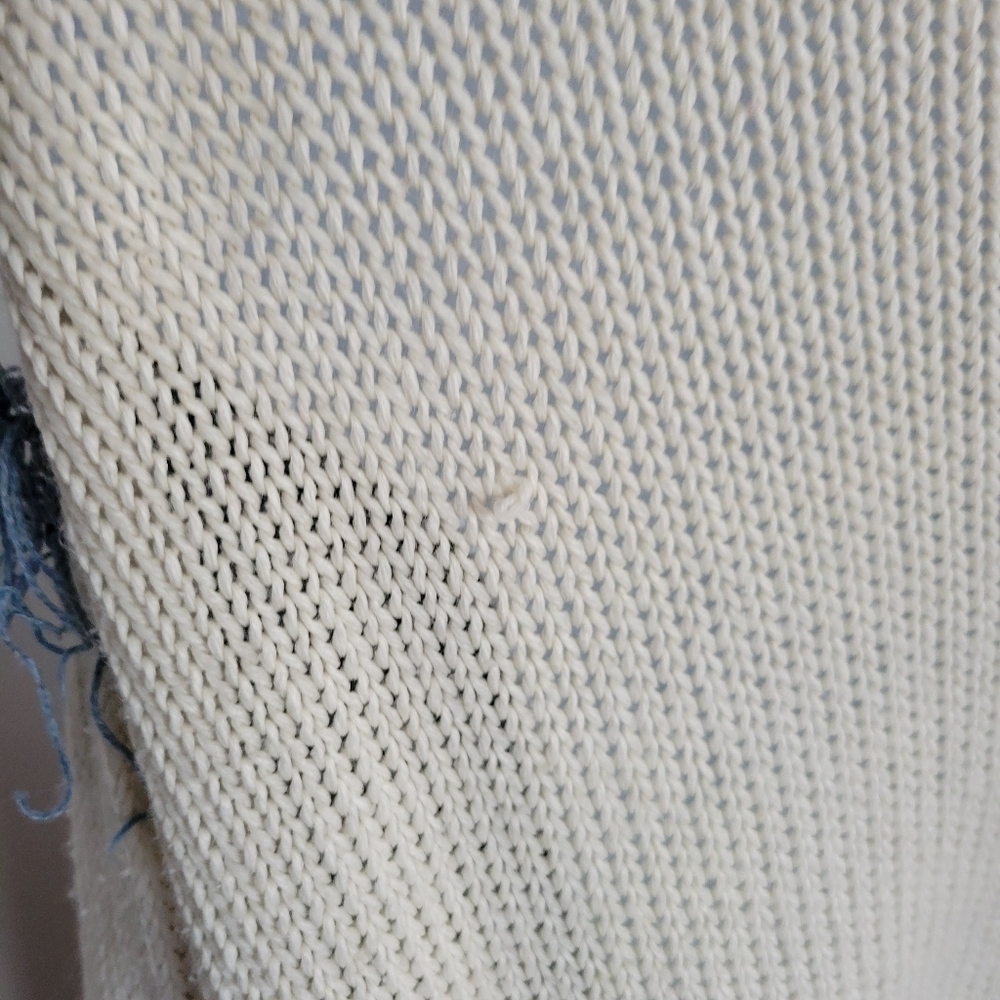 Huntington Ridge Vintage Knitted by Hand White Blue Sweater M Fringe Pom Winter - Picture 7 of 8